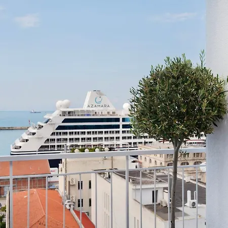 Oddity Seafront Penthouse * Thessaloníki